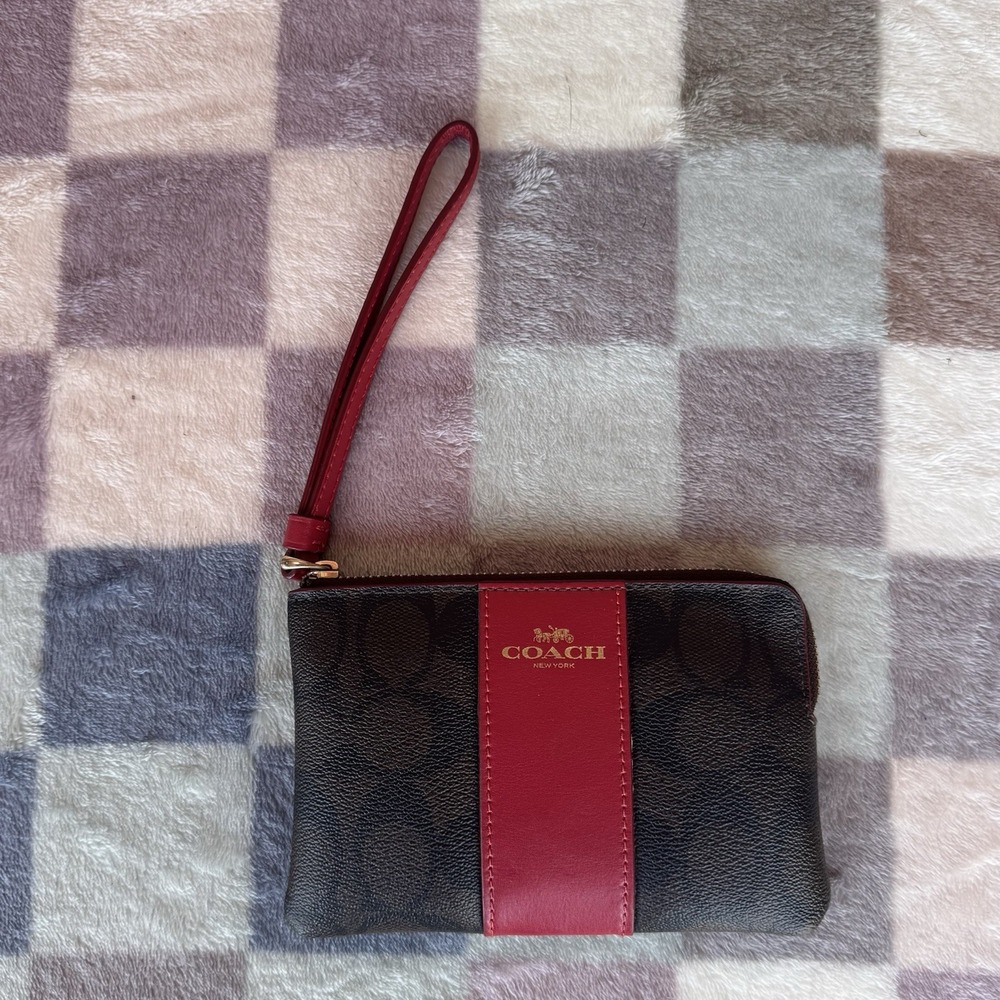 Coach Corner‎ Zip Wristlet In Signature Canvas Brown / Red 58035